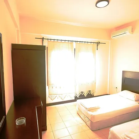 Ξενοδοχείο Safir 2*