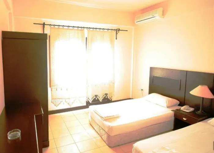 Hotel Safir 2*