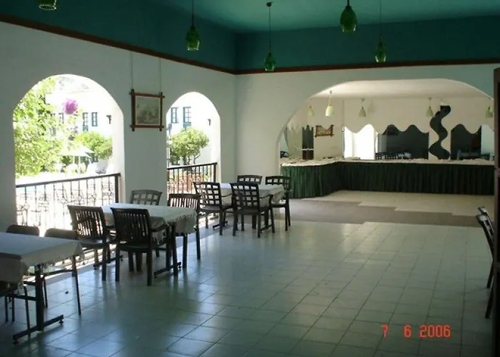 Safir Hotel 2*